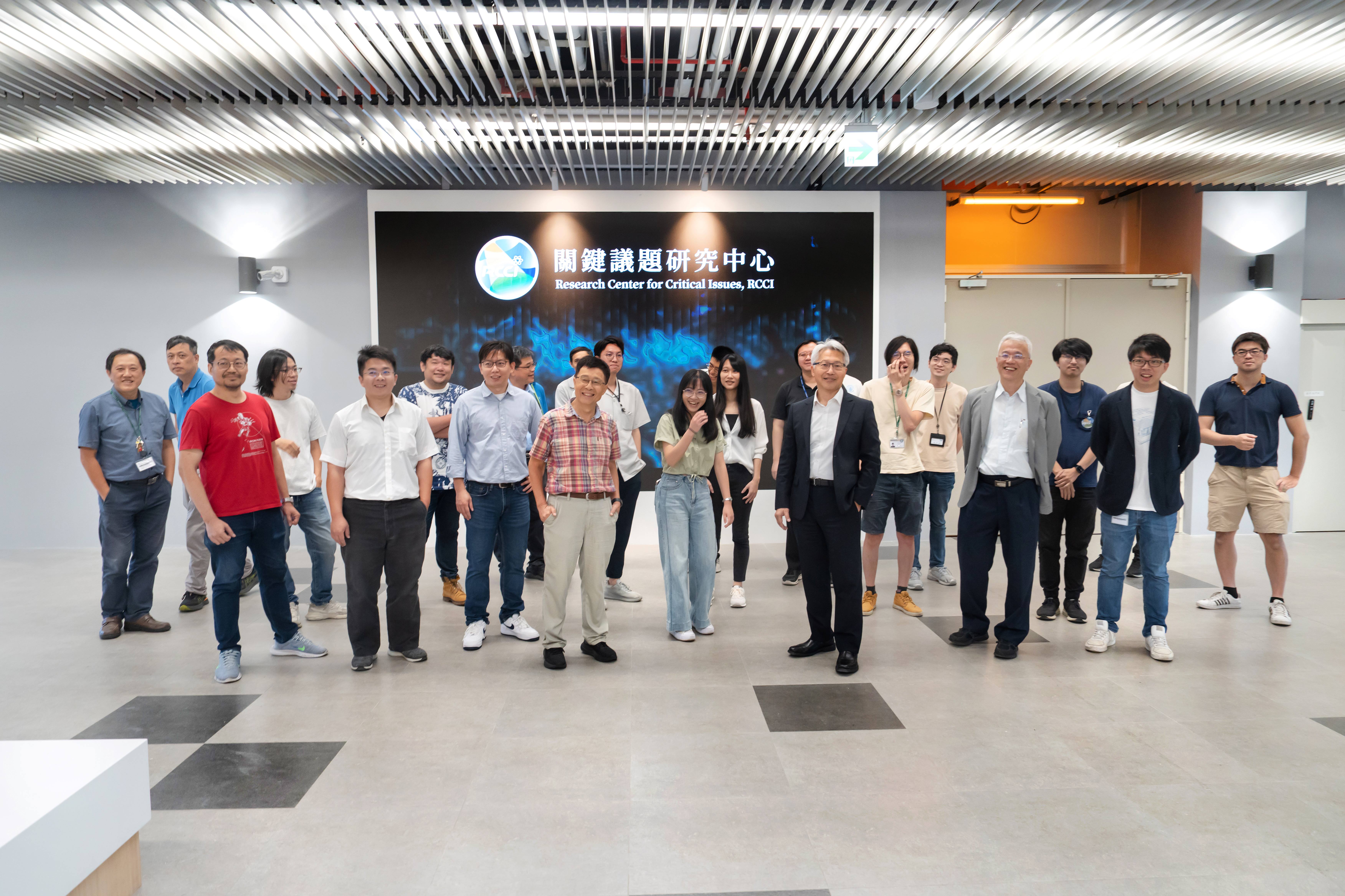 量子電腦研究團隊合影