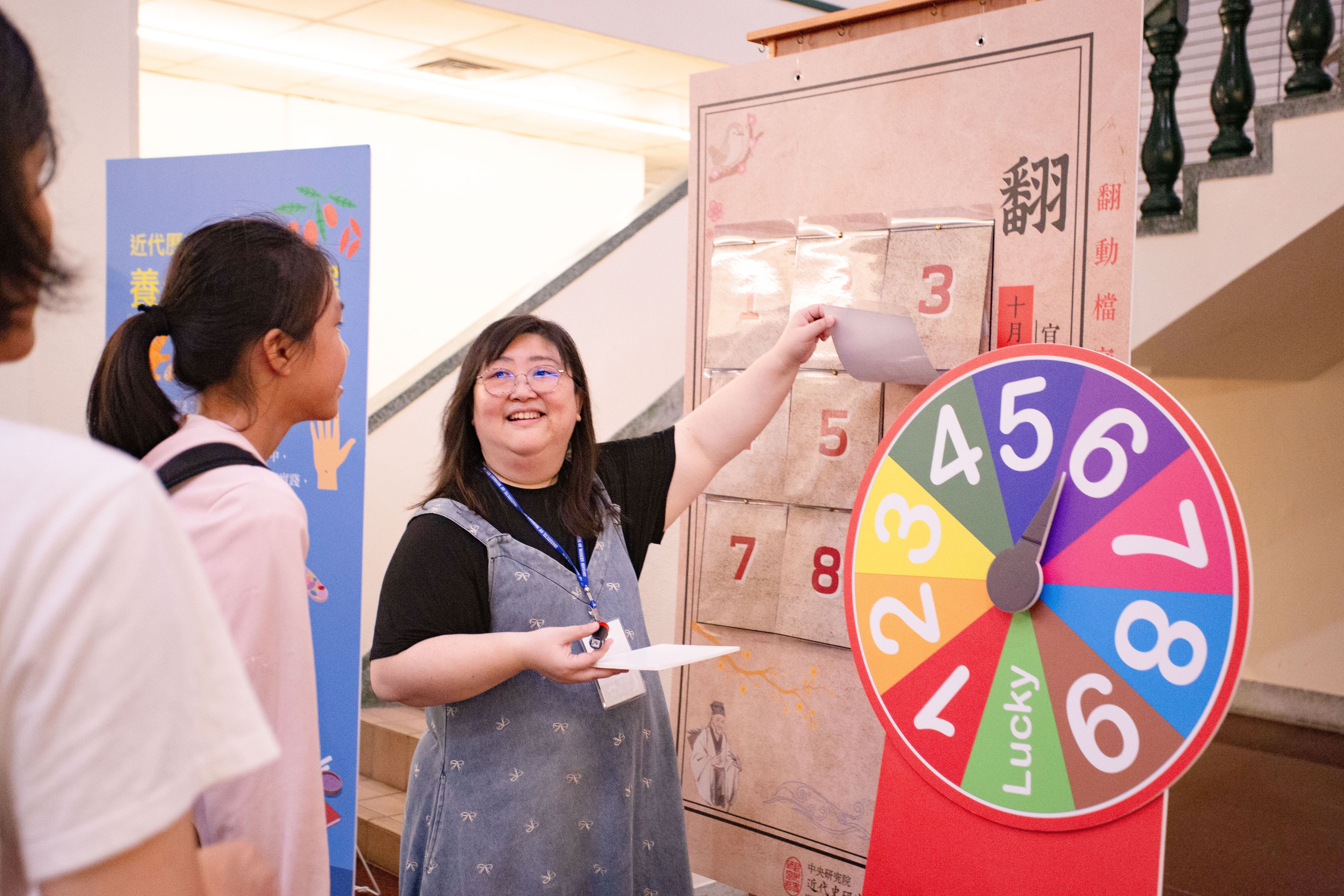 近史所「翻轉樂！重啟老祖宗的養生密碼」互動活動，解鎖養生的健康秘訣。（圖片來源：中央研究院）