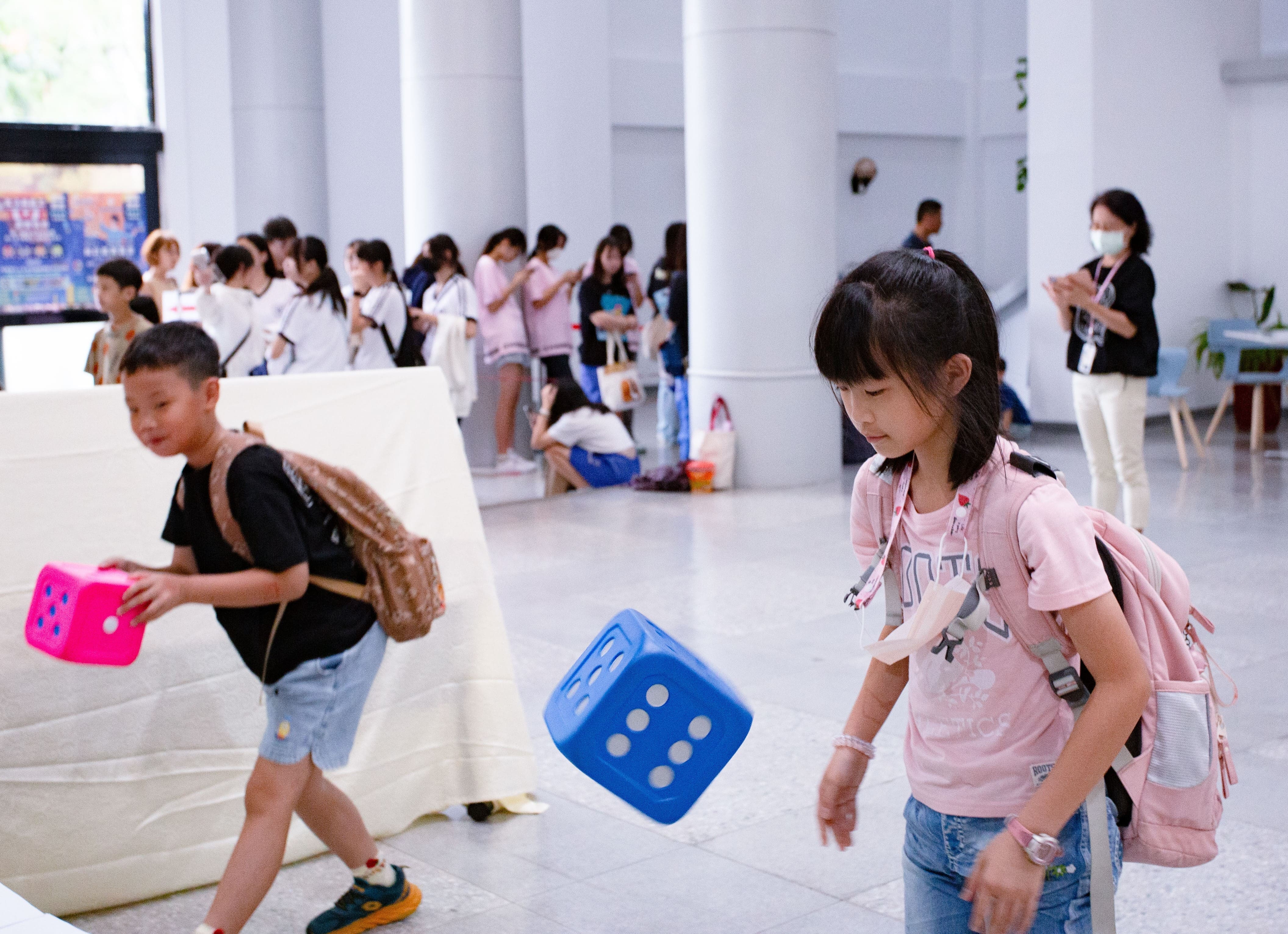 統計所「骰子智能王」活動，透過遊戲辨識規律與建立統計觀念。（圖片來源：中央研究院）