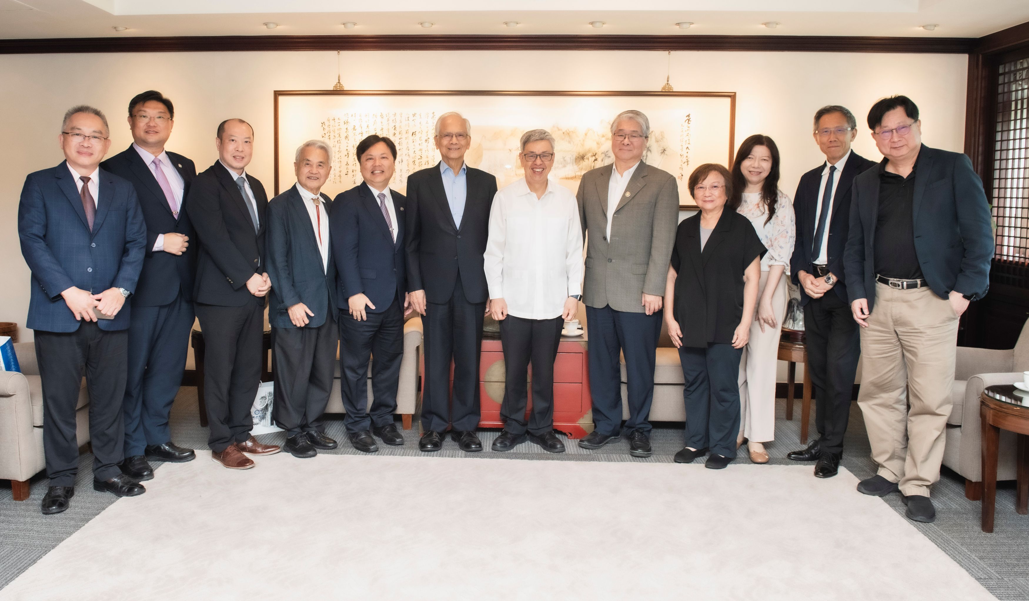 From fourth from the right: Academia Sinica Vice Presidents Yi-Fang Tsay and Shin-Kun Peng; Academia Sinica President Chien-Jen Chen; former President of the Legislative Yuan You Si-Kun; National Ilan University President Wei-Jung Chen; and Jen-Leih Wu, Distinguished Visiting Fellow at Academia Sinica's Institute of Cellular and Organismic Biology. Photo credit: Academia Sinica.