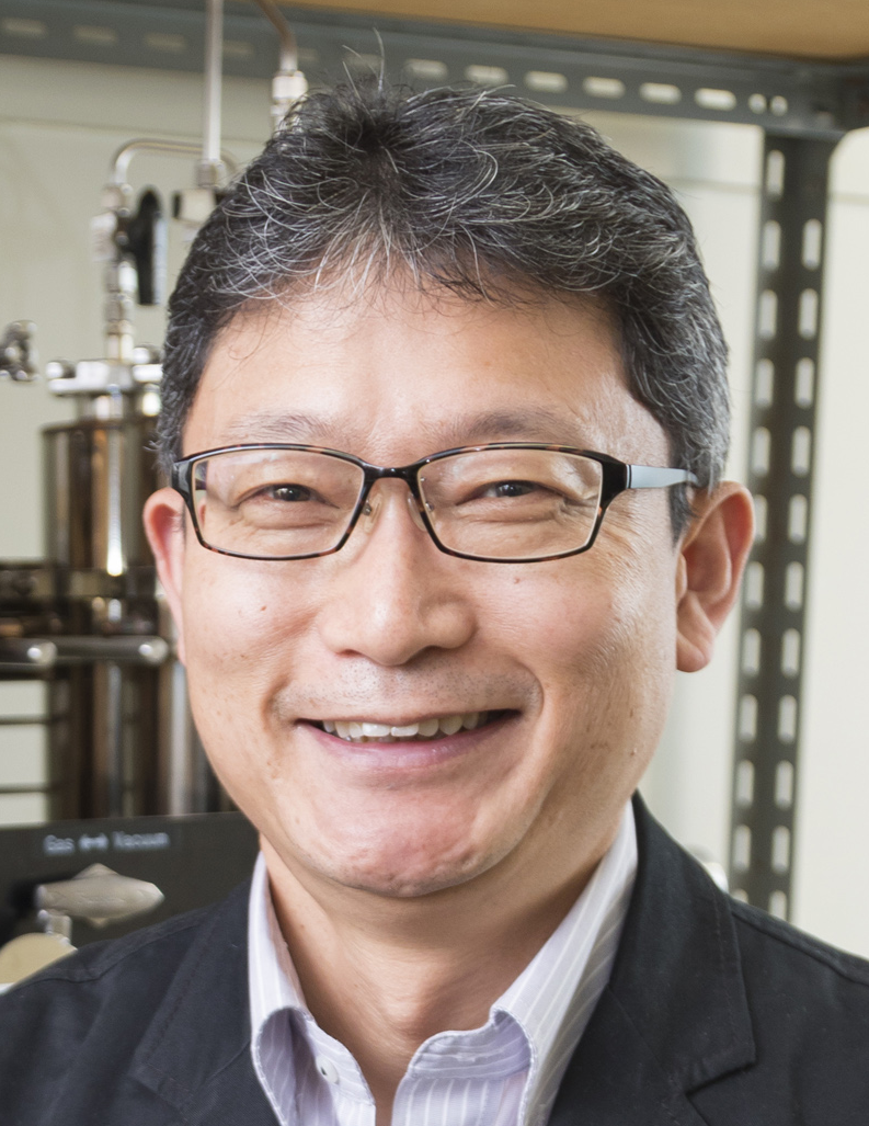 Photo-Manabu Abe.jpg